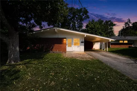 5229 Bayside Dr, Riverside, OH 45431