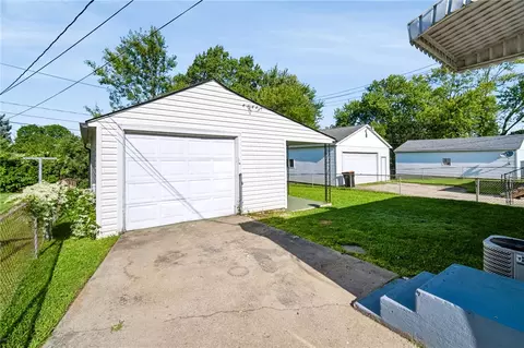 Exterior - 1433 Lamar Dr, Springfield, OH 45504 photo 3 of 7