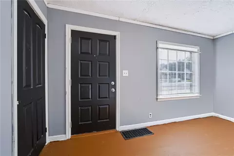Entry Way - 1433 Lamar Dr, Springfield, OH 45504 photo 1 of 2