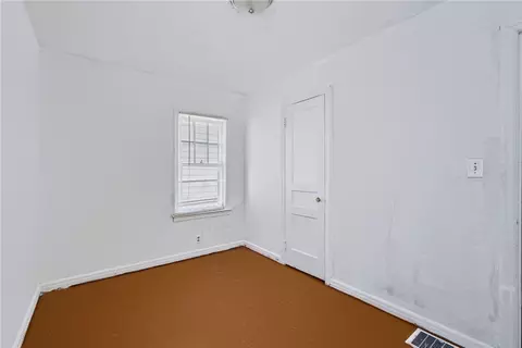 Bedroom - 1433 Lamar Dr, Springfield, OH 45504 photo 5 of 8