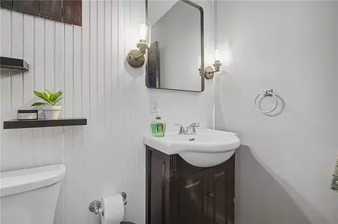 Bath - 3357 Number Nine Rd, Blanchester, OH 45107 photo 2 of 4
