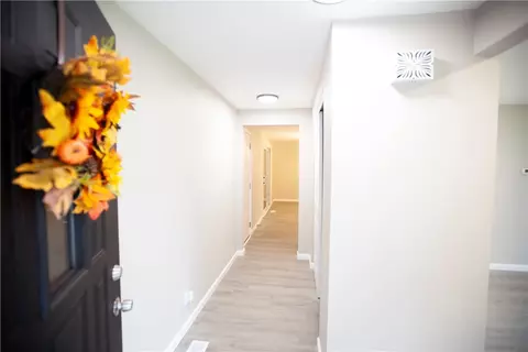 Entry Way - 6 Danzig Ln, Fairborn, OH 45324 photo 1 of 3