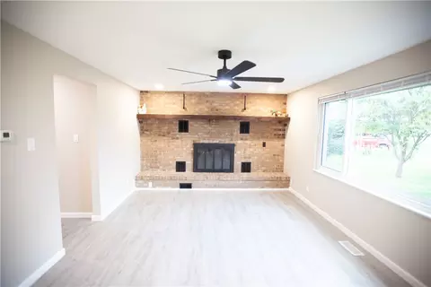 Living - 6 Danzig Ln, Fairborn, OH 45324 photo 1 of 5