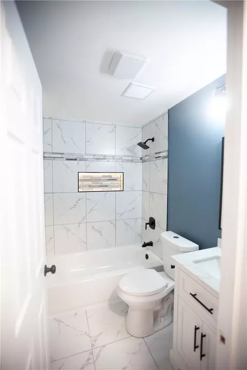 Bath - 6 Danzig Ln, Fairborn, OH 45324 photo 2 of 4