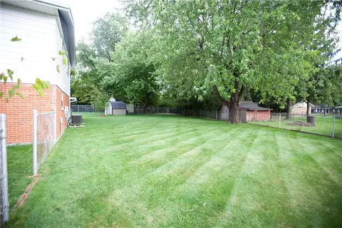 Exterior - 6 Danzig Ln, Fairborn, OH 45324 photo 4 of 6
