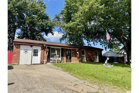 227 Oxford Dr, Fairborn, OH 45324