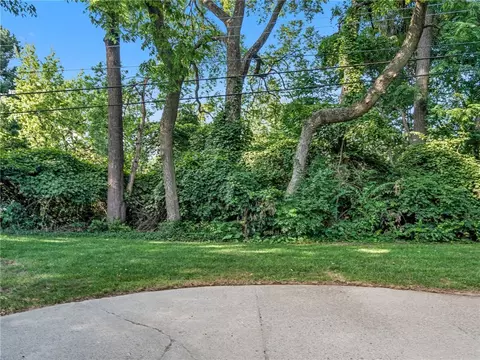 Exterior - 265 Highland Ter, Kettering, OH 45429 photo 10 of 12