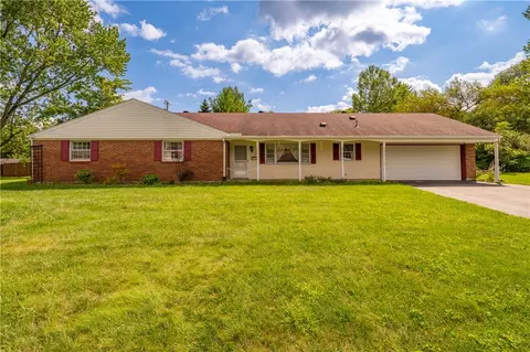 231 Prague Ct, Centerville, OH 45458