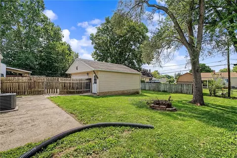 Exterior - 287 Travis Dr, Riverside, OH 45431 photo 7 of 10
