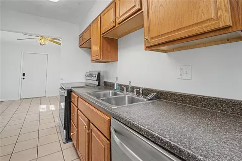 Kitchen - 287 Travis Dr, Riverside, OH 45431 photo 2 of 3