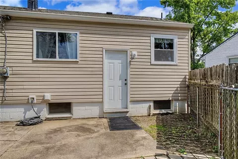 Exterior - 287 Travis Dr, Riverside, OH 45431 photo 5 of 10