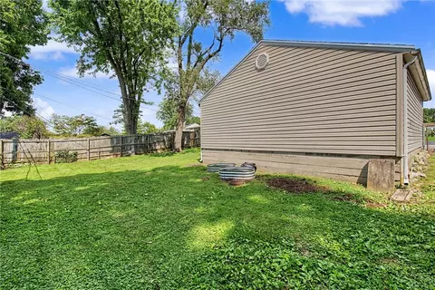 Exterior - 287 Travis Dr, Riverside, OH 45431 photo 9 of 10