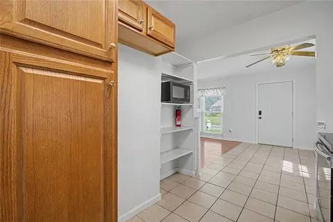Entry Way - 287 Travis Dr, Riverside, OH 45431 photo 2 of 2