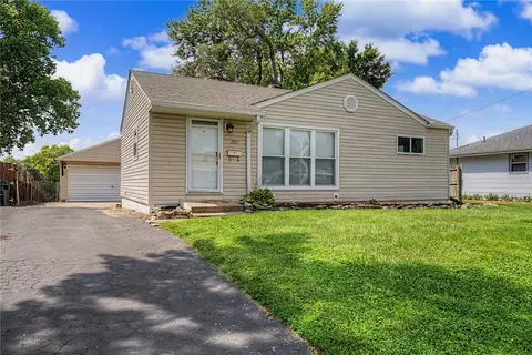 287 Travis Dr, Riverside, OH 45431