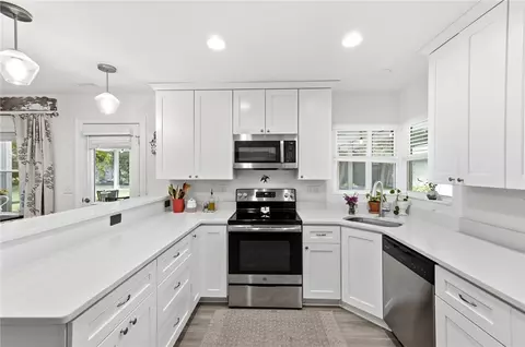 Kitchen - 211 Enid Ave, Kettering, OH 45429 photo 5 of 8
