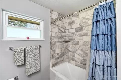 Bath - 211 Enid Ave, Kettering, OH 45429 photo 5 of 6