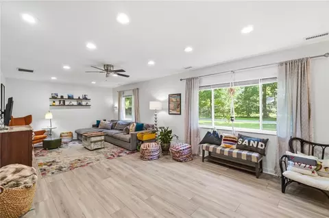 Living - 211 Enid Ave, Kettering, OH 45429 photo 2 of 3