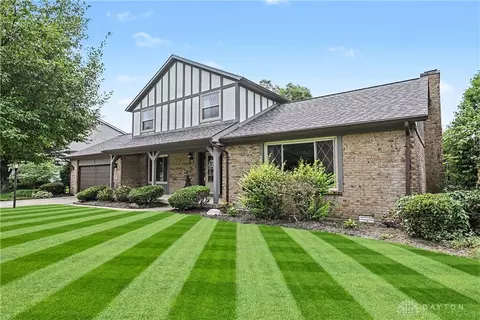 2390 Rockingham Dr, Troy, OH 45373