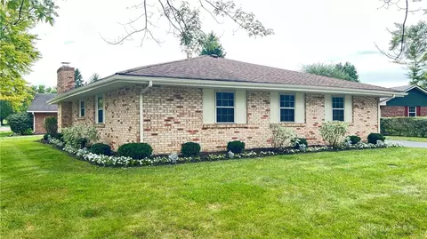 Exterior - 1008 Old Stone Ct, Centerville, OH 45459 photo 2 of 3