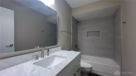 Bath - 1008 Old Stone Ct, Centerville, OH 45459 photo 1 of 4