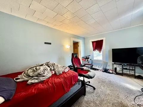 Bedroom - 3335 E High St, Springfield, OH 45505 photo 4 of 9