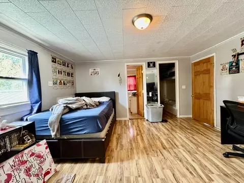 Bedroom - 3335 E High St, Springfield, OH 45505 photo 8 of 9