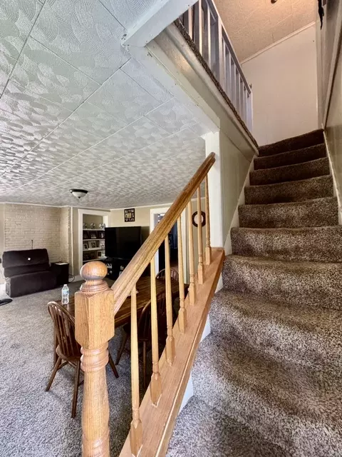 Entry Way - 3335 E High St, Springfield, OH 45505 photo 2 of 6