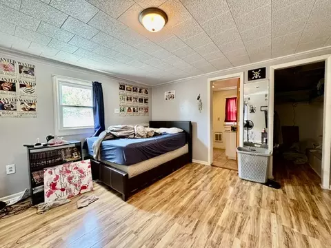 Bedroom - 3335 E High St, Springfield, OH 45505 photo 7 of 9