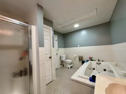 Bath - 3335 E High St, Springfield, OH 45505 photo 5 of 11