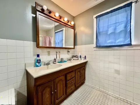 Bath - 3335 E High St, Springfield, OH 45505 photo 3 of 11