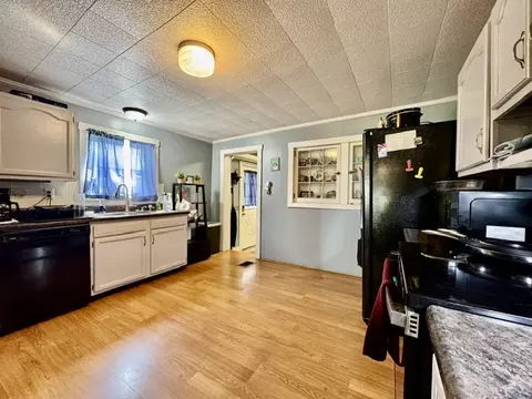 Kitchen - 3335 E High St, Springfield, OH 45505 photo 1 of 6