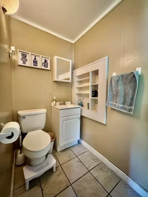 Bath - 3335 E High St, Springfield, OH 45505 photo 8 of 11