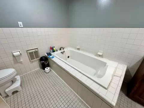 Bath - 3335 E High St, Springfield, OH 45505 photo 2 of 11
