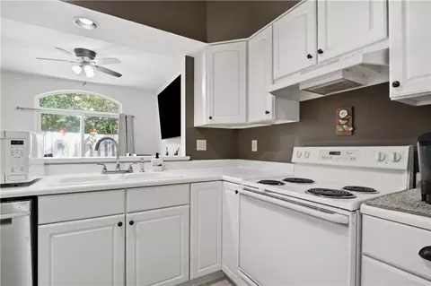 Kitchen - 1157 Timbertrail Ct, Centerville, OH 45458 photo 1 of 5