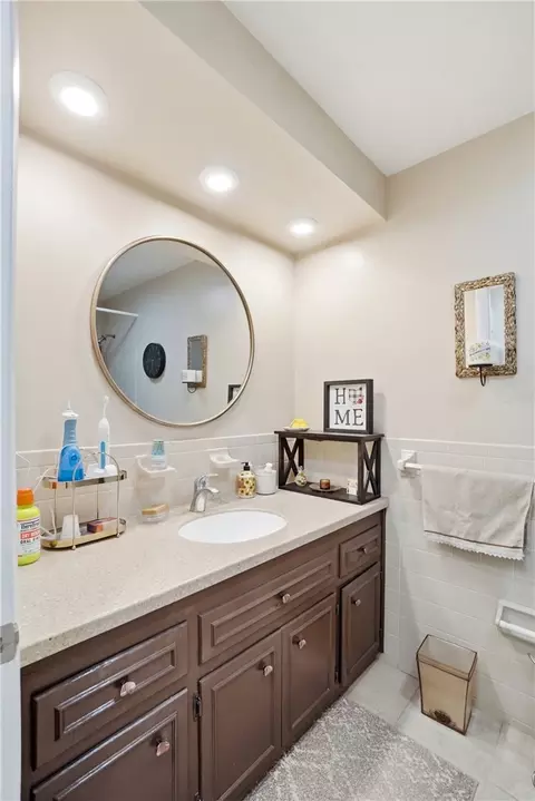 Bath - 271 Edgebrook Dr, Centerville, OH 45459 photo 7 of 8