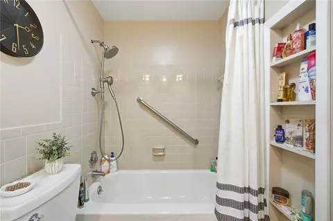 Bath - 271 Edgebrook Dr, Centerville, OH 45459 photo 8 of 8