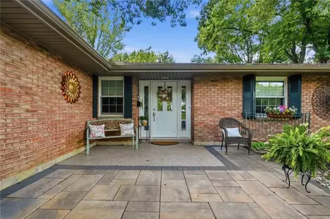 Exterior - 271 Edgebrook Dr, Centerville, OH 45459 photo 6 of 17