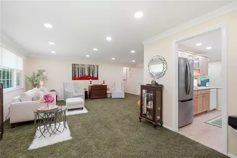 Living - 271 Edgebrook Dr, Centerville, OH 45459 photo 4 of 4