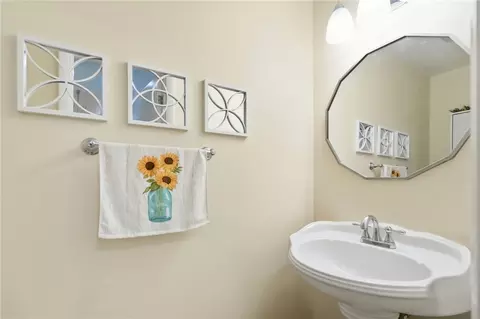 Bath - 271 Edgebrook Dr, Centerville, OH 45459 photo 1 of 8