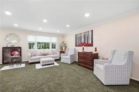 Living - 271 Edgebrook Dr, Centerville, OH 45459 photo 3 of 4