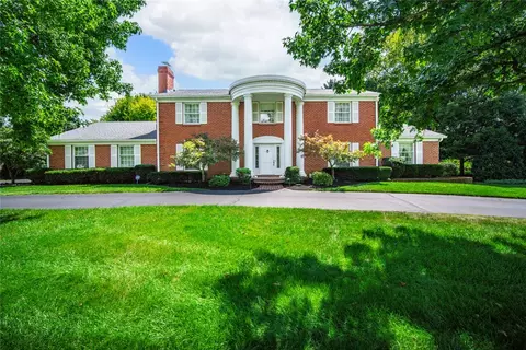 1010 Brittany Hills Dr, Centerville, OH 45459