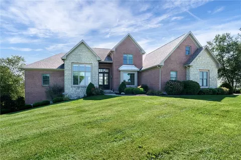 7828 Country View Ln, Brookville, OH 45309