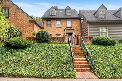 30 Stonemill Rd, Dayton, OH 45409