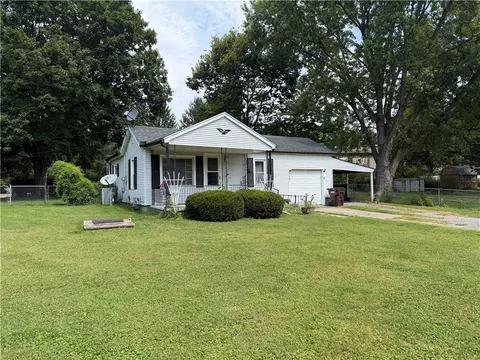 6067 Ivy Ln, West Alexandria, OH 45381