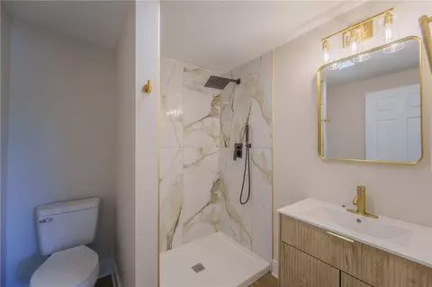Bath - 4889 Becker Dr, Dayton, OH 45417 photo 3 of 3