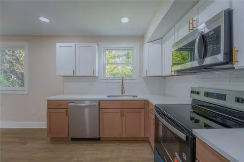 Kitchen - 4889 Becker Dr, Dayton, OH 45417 photo 2 of 3
