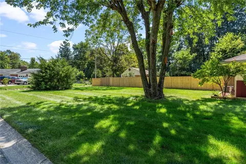 Exterior - 4475 Willow Run Dr, Beavercreek, OH 45430 photo 5 of 8