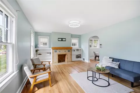 Living - 636 W Second St, Springfield, OH 45504 photo 1 of 7