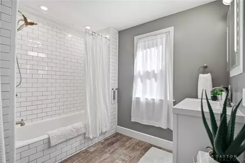 Bath - 636 W Second St, Springfield, OH 45504 photo 3 of 6