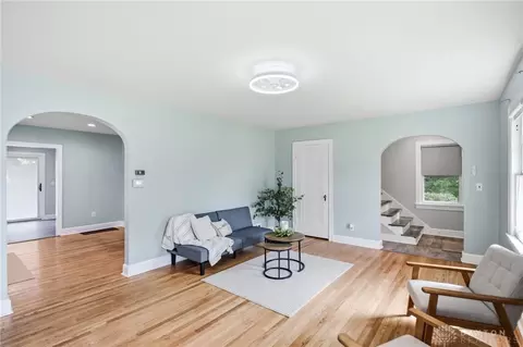 Living - 636 W Second St, Springfield, OH 45504 photo 5 of 7